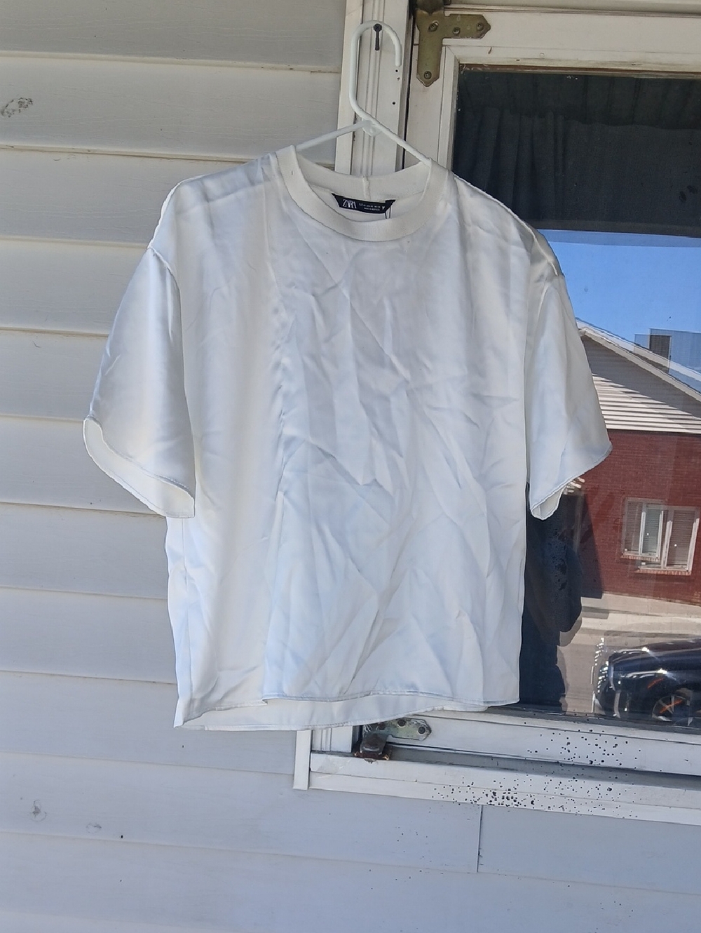 Zara Satin Oversized White Short-Sleeve Crewneck Shirt
